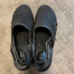 Gently used boc clogs. Worn a couple of times